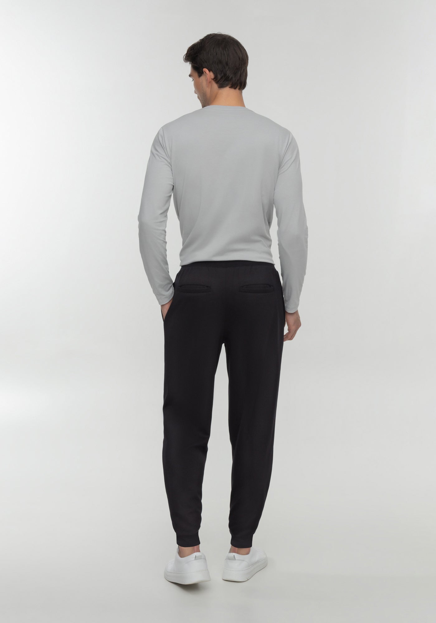 Calça Com Bolsos Funcionais E Cadarço Regulável