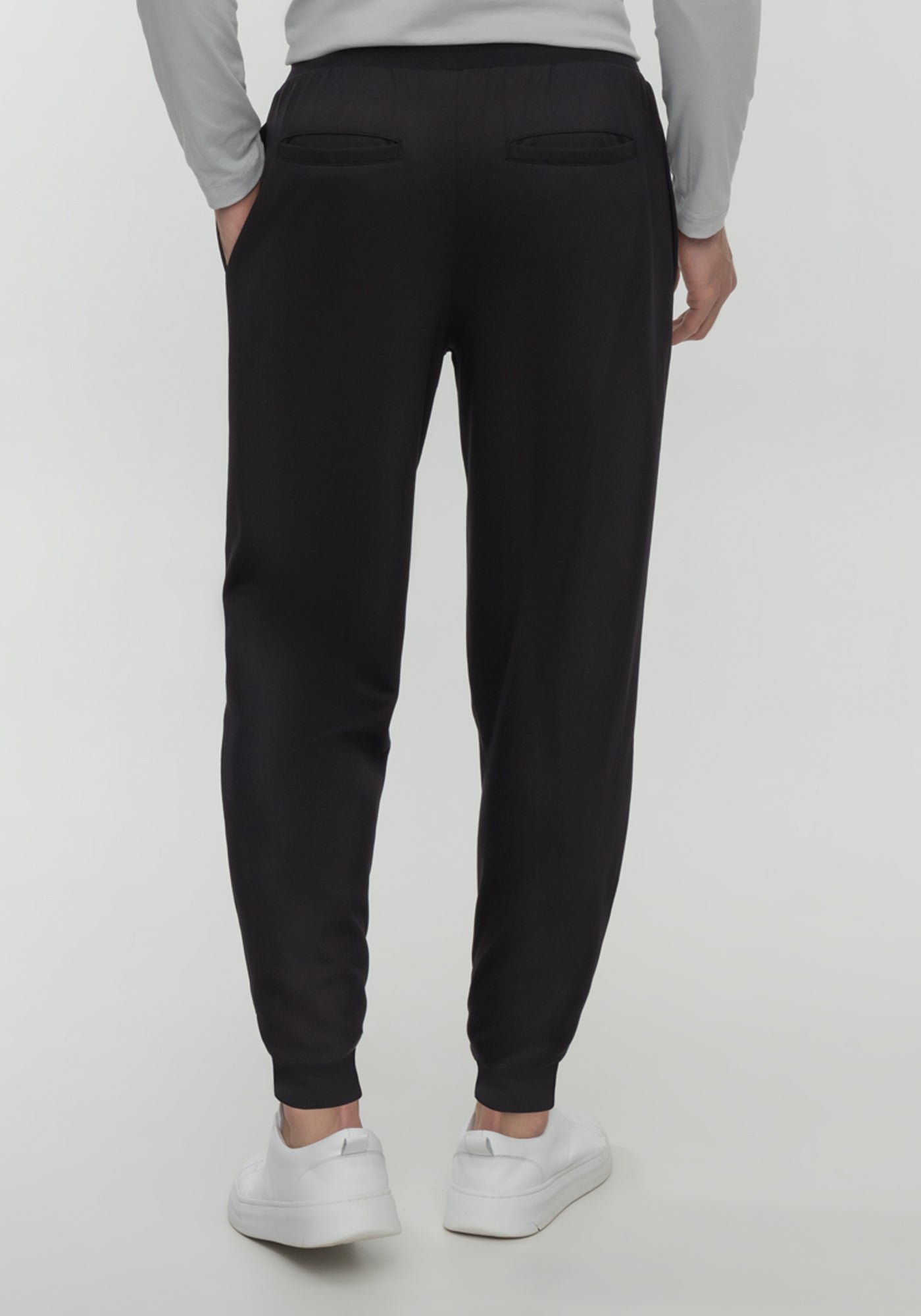 Calça Com Bolsos Funcionais E Cadarço Regulável