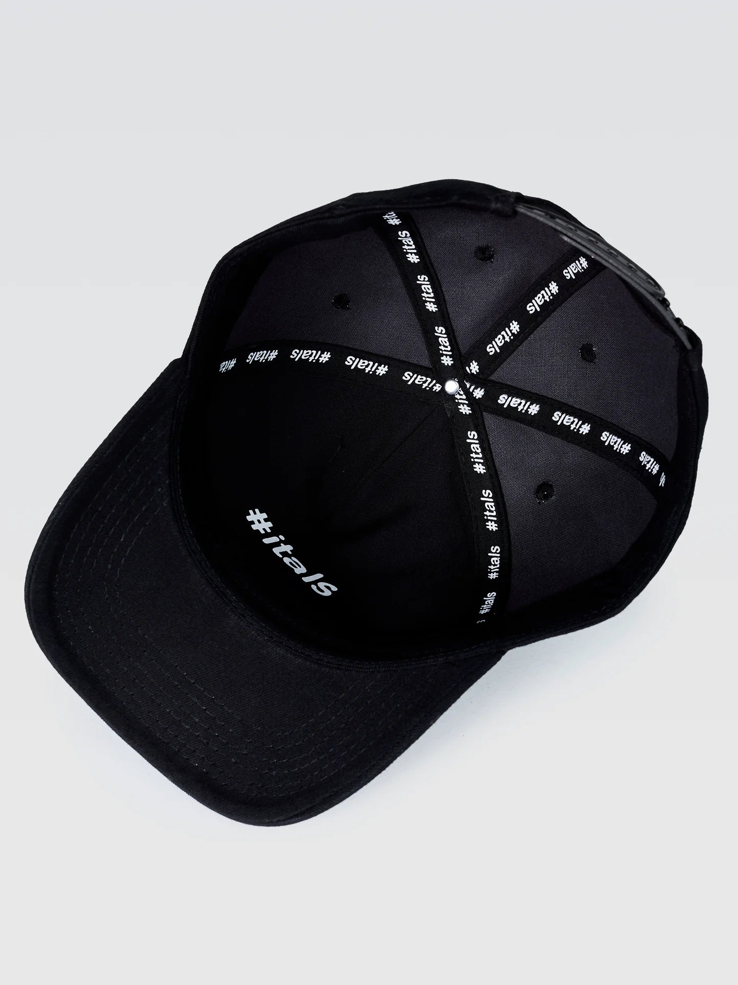 Boné Básico Brasão All Black Itals