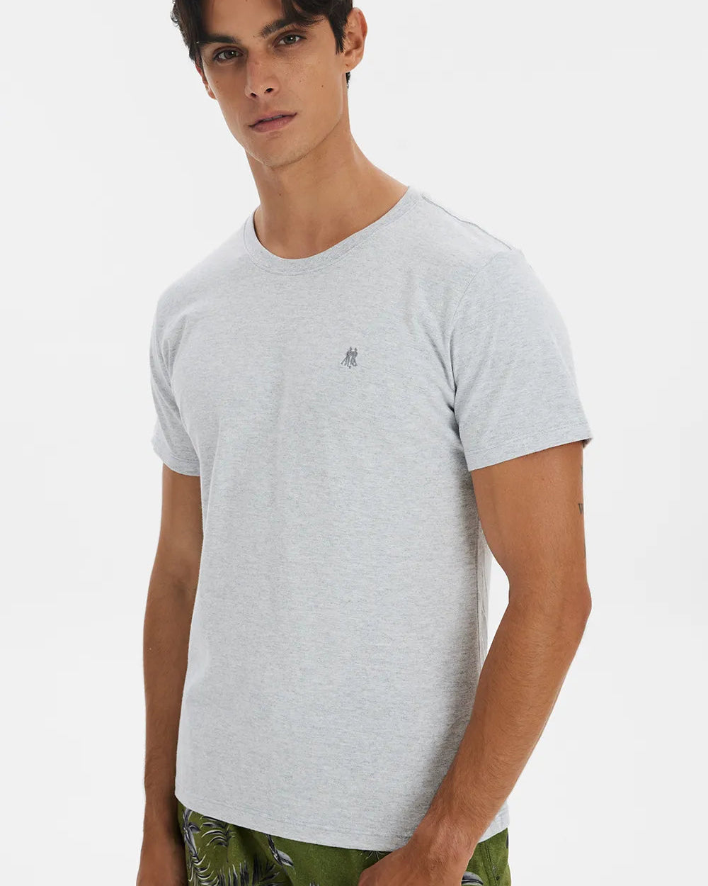 camiseta-basica-masculina-cinza-polowear