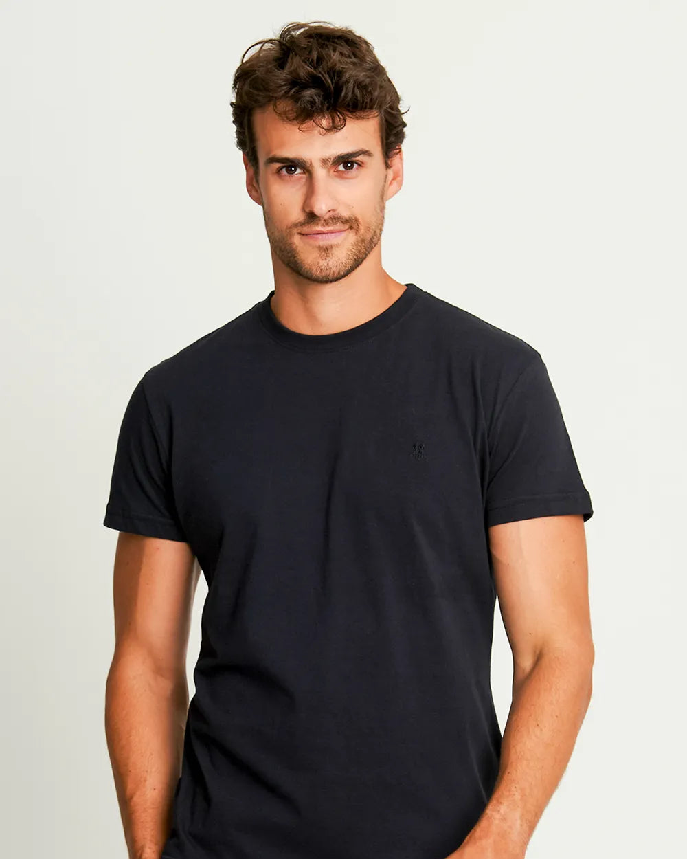 camiseta-basica-masculina-preta-polowear