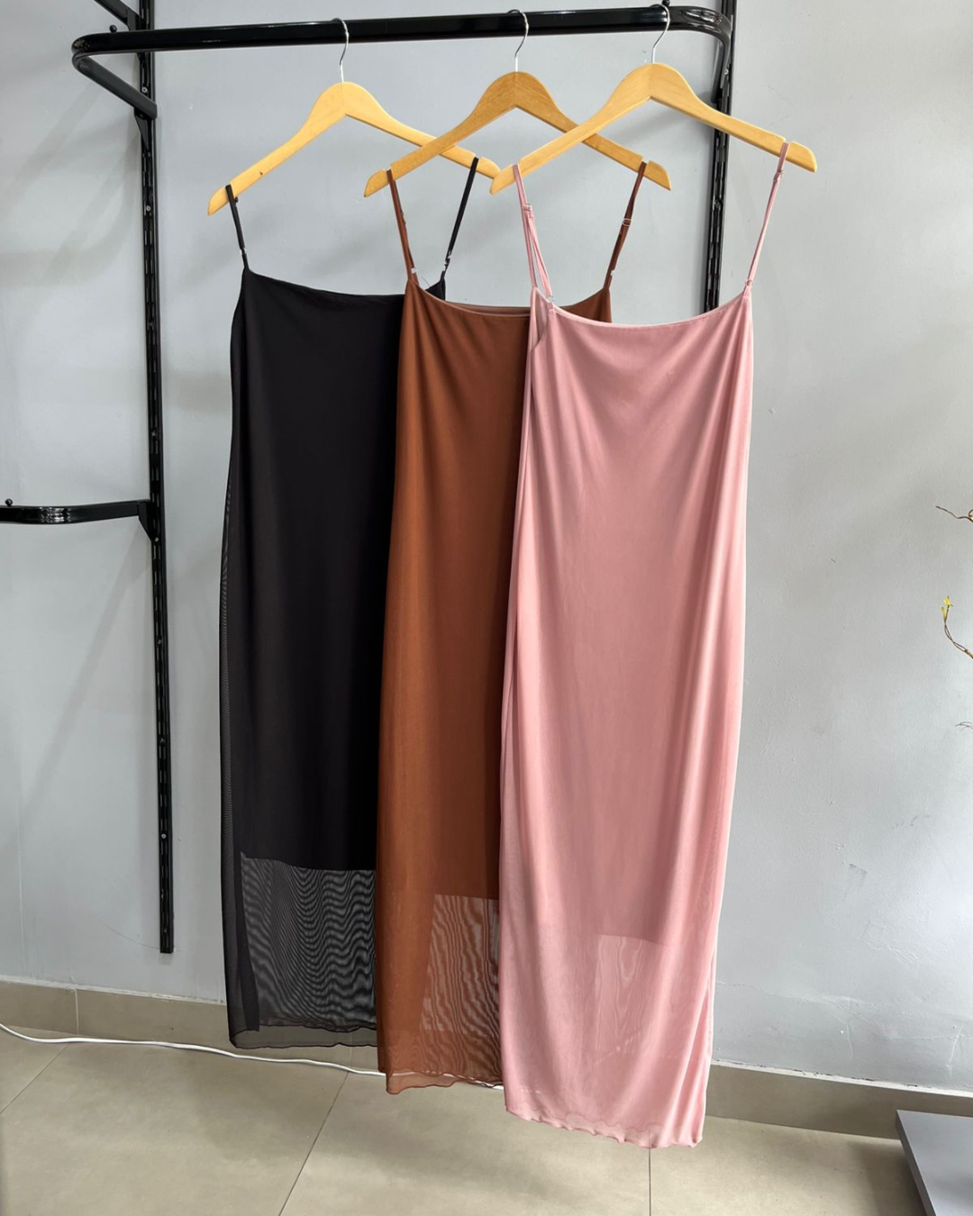 vestido em tule feminino vestido tule festa vestido tule casual vestido feminino moderno vestido leve confortável vestido para o dia a dia vestido tule elegante